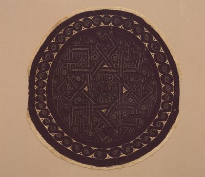 300年代的窗帘圆图（平织地，织锦和补充纬线包裹，未染色的亚麻布和染色的羊毛）。 作者 拜占庭学校