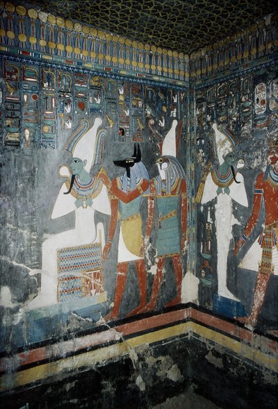 卢克索，底比斯：帝王谷，埃及法老 Horemheb（-1343 - -1314）的陵墓，墓上有伊希斯女神。 作者 埃及学校