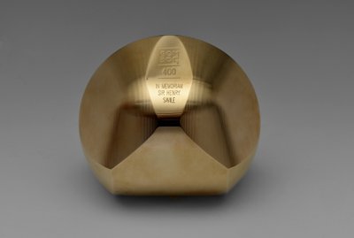 Sphere 400, 2019 (青铜) 作者 匈牙利文学校