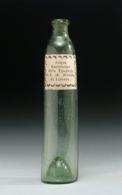 Bottle which contained anti-hysteria water, from the Fonderia di Sua Altezza Reale, Officina Profumo, Farmaceutica di Santa Maria Novella, Florence, c.1850-1920 (glass) 作者 学校意大利语