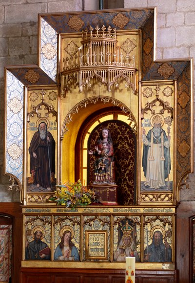 广场圣母院（Hermitage of Nuestra Señora de La Plaza）。内部。祭坛（照片） 作者 学校西班牙语