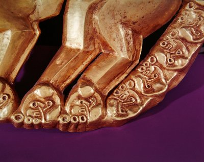 豹形盾徽，公元前700-650年（金、琥珀和彩色珐琅）（165769的细节）。 作者 斯基泰人