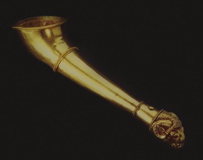 公元前5世纪中叶，Rhyton喝角终止于一个羊头。公元前。 作者 斯基泰艺术。