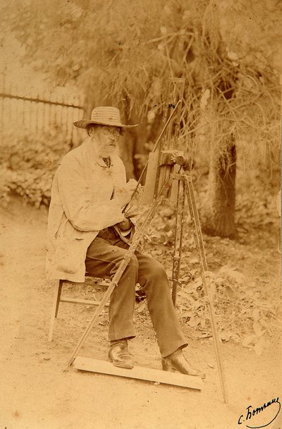 画架上诗人雅科夫·彼得罗维奇·波隆斯基（Iakov Petrovitch Polonski）（1819-1898）的肖像。 白蛋白 照片拍摄者：Sergei Dmitrievich Botkin (1869-1945) 作者 谢尔盖·德米特里耶维奇·博特金