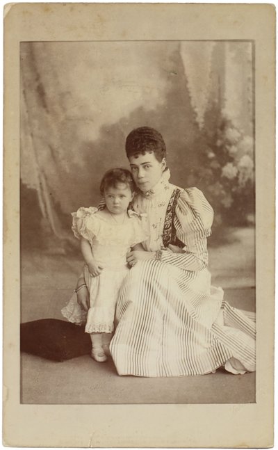 俄罗斯大公爵夫人Xenia Alexandrovna和女儿伊琳娜（c。 1882 作者 谢尔盖（Sergei Lvovich Levitsky）