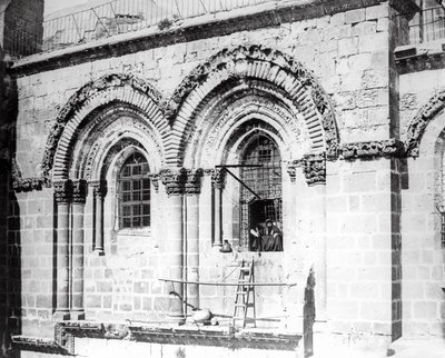 1865年圣墓教堂南面的窗户 作者 詹姆斯·麦克唐纳中士