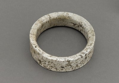 手镯（玉） 作者 Shang Dynasty Chinese School