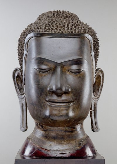大城文化中的佛头，乌通风格（青铜）。 作者 连体学校
