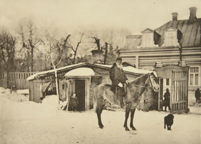 俄罗斯作家列夫·托尔斯泰（Leo Tolstoy）骑马，莫斯科，俄罗斯，1900年代 作者 索菲亚·安德列夫纳（Sophia Andreevna Tolstaya）