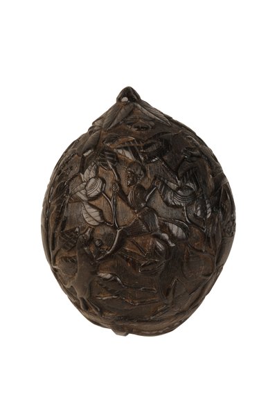 雕刻椰子钱箱 bugbear，西班牙殖民时期，c.1800（椰子） 作者 西班牙语学校