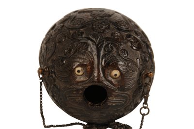 雕刻椰子粉烧瓶 bugbear，西班牙殖民时期，19 世纪初（椰子） 作者 西班牙语学校