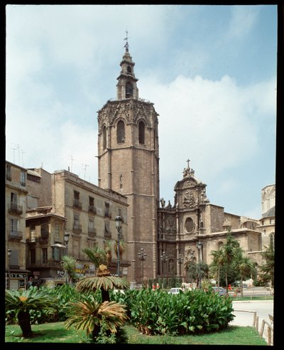 1381-1429 西班牙瓦伦西亚 (Valencia) 大教堂的米卡莱 (Miquelet 或 El Miguelete) 钟楼的视图 作者 西班牙语学校
