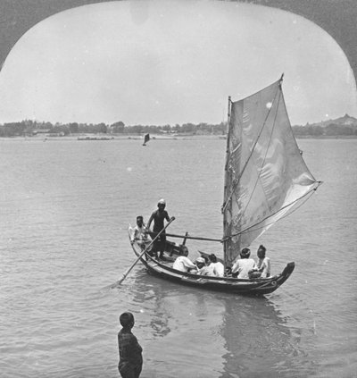 1908年，缅甸伊洛瓦底江上的一艘帆船 作者 立体声旅行社