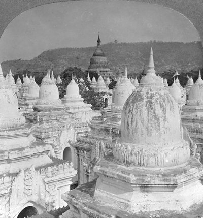 望着缅甸曼德勒的450个宝塔，1908年 作者 立体声旅行社