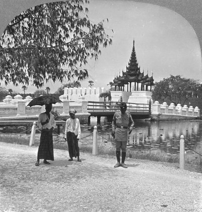 1908年，位于缅甸曼德勒的达弗林堡和皇宫正门 作者 立体声旅行社