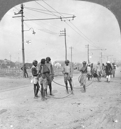 即将沉重的人，缅甸仰光，1908年 作者 立体声旅行社