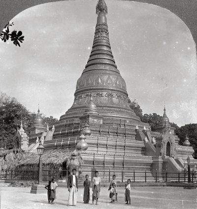 1908年，缅甸曼德勒，阿因多Ya牛塔。 作者 立体声旅行社