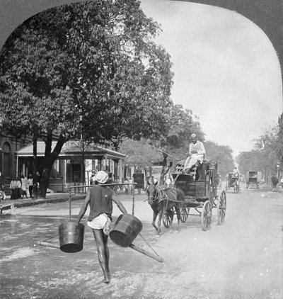 1908年，在缅甸仰光的街道上浇水 作者 立体声旅行社
