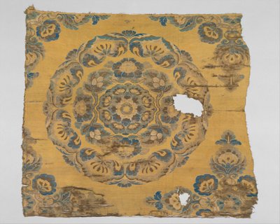 带有花饰章的纺织品，约800年 作者 唐代中文学校