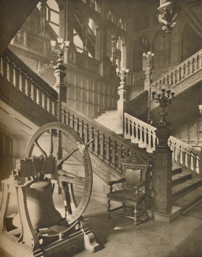 杂货店大厅和弗拉芒大钟的宏伟楼梯命名为马丁，c1935年。 作者 泰勒