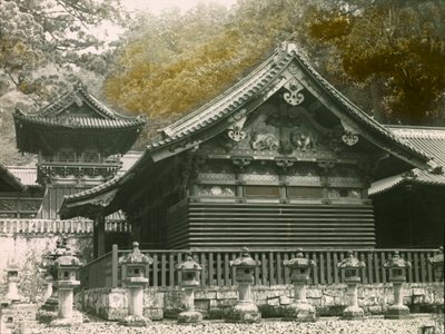 约 1900 - 1915 年，日光名为三神宫的东照宫的一部分（照片） 作者 