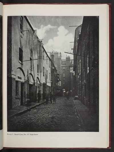 Broad Close，高街 167 号，选自格拉斯哥的老街和街道 作者 托马斯·安南
