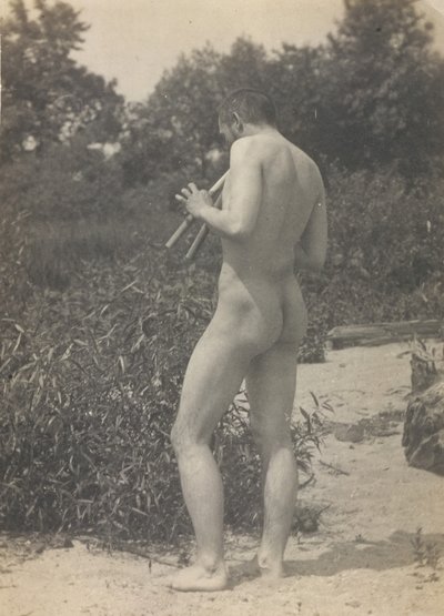 托马斯-艾金斯，裸体，演奏管子，约1883年。 作者 托马斯·埃金斯