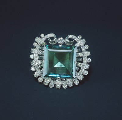 Hooker Emerald，1950年（祖母绿和镶嵌铂金的钻石） 作者 蒂芙尼公司