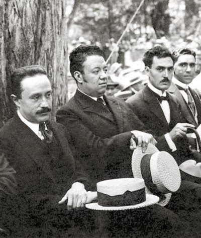 Jose Vasconcelos和Diego Rivera在墨西哥城Chapultepec公园的一次室外活动期间，1921年 作者 蒂娜·莫多蒂