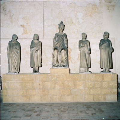 亨利七世雕像（12745-1313），神圣罗马帝国皇帝，与他的辅导员1315（大理石） 作者 蒂诺·迪卡马伊诺