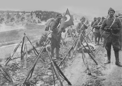 土耳其步兵专栏在休息，c.1914-15 作者 土耳其摄影师