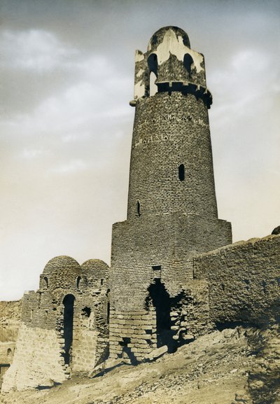 埃及阿斯旺附近的 al-Mashhad al-Bahari 尖塔，摄影师：Ugo Monneret de Villard 作者 乌戈·莫内雷·德·维拉德