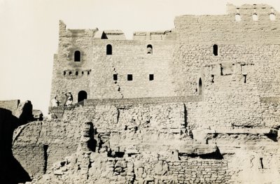 修复后的圣西缅修道院，埃及阿斯旺，摄影师：Ugo Monneret de Villard 作者 乌戈·莫内雷·德·维拉德