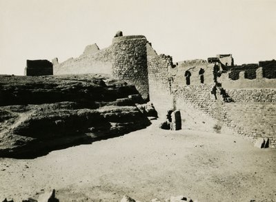 圣西缅修道院，从东南方向看，埃及阿斯旺，摄影师：Ugo Monneret de Villard 作者 乌戈·莫内雷·德·维拉德