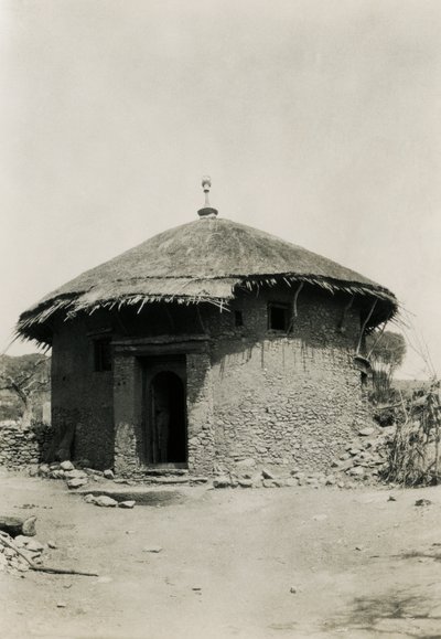 埃塞俄比亚阿克苏姆，茅草屋顶的圆形小屋，摄影师：Ugo Monneret de Villard 作者 乌戈·莫内雷·德·维拉德