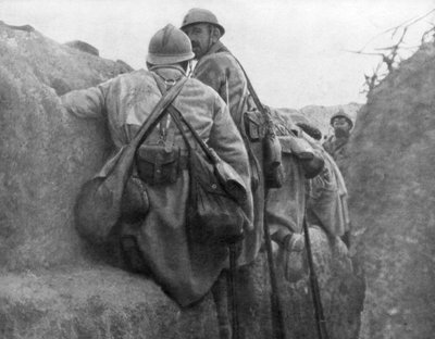 袭击前的法国战trench，法国香槟第二战役，1915年9月25日 作者 不明