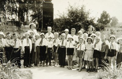 1950年代，苏联克里米亚雅尔塔的一个年轻先驱部队 作者 不明