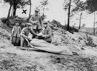 1915年，第一次世界大战在更衣室受伤的德国士兵 作者 不明