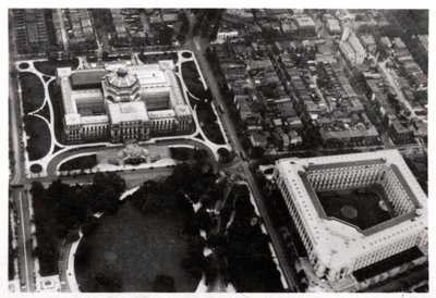 齐柏林飞艇上美国华盛顿特区国会图书馆的鸟瞰图，1928年，1933年 作者 不明
