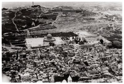 奥本清真寺，耶路撒冷，巴勒斯坦的鸟瞰图，从齐柏林飞艇，1931年1933年 作者 不明