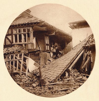 克罗伊登空袭破坏，1915年至1935年 作者 不明