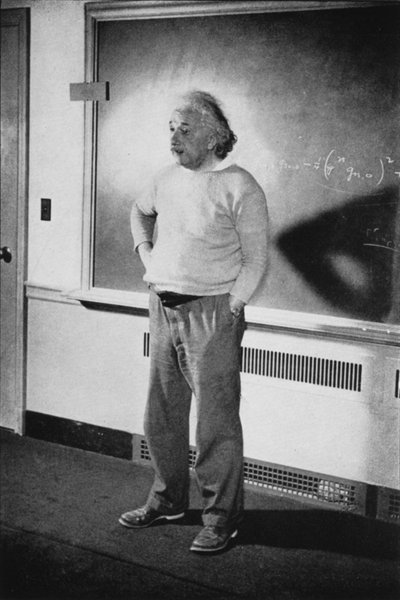 艾伯特·爱因斯坦（Albert Einstein），德国-瑞士-美国数学家和物理学家，1940年 作者 不明