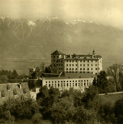 奥地利蒂罗尔州因斯布鲁克的安布拉斯城堡，建于1935年。 作者 Unbekannt