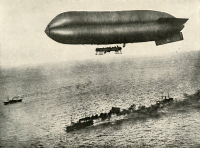 1919年，护航护航的飞艇。 作者 不明