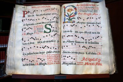 Antiphonal. The Circumcision of Jesus. Domus Galilaeae or House of Galilee is run by the Catholic organisation Neocatechumenal Way. Antiphonary, Mount of Beatitudes, Israel 作者 不明
