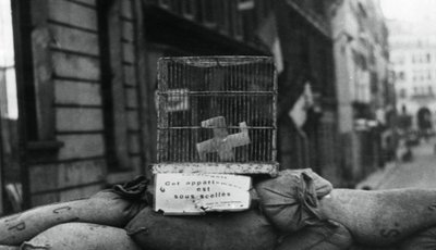 1944年8月，解放巴黎的Chateaudun街路障 作者 不明