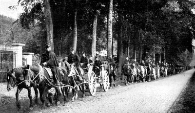 比利时炮兵躲避德国Taube飞机，第一次世界大战，1914年 作者 不明