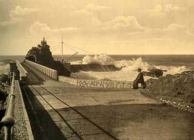 比亚里兹（Biarritz）-处在恶劣天气下的处女岩，c1930年。 作者 不明