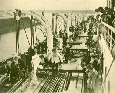 阿基塔尼亚号上的船钻。，摄于1930年。 作者 不明