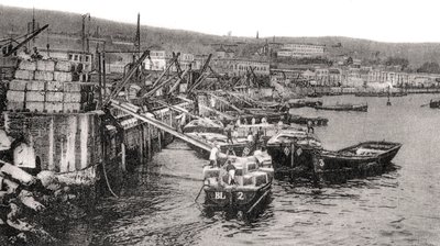 c1900s智利瓦尔帕莱索，Malecon河上的船 作者 不明